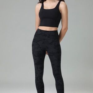 Spanx Look At Me Now Seamless Leggings Camo
Pattern Womens